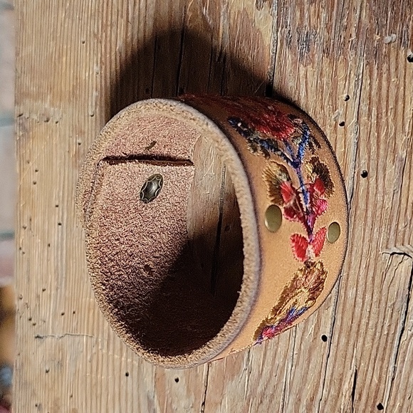 Embroidered Leather Cuff Bracelet - Picture 5 of 10